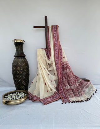 Off-White Tant Saree with Waeved Maroon Butta, Border and Pallu